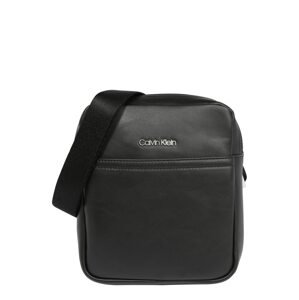 Calvin Klein Taška přes rameno  černá / stříbrná